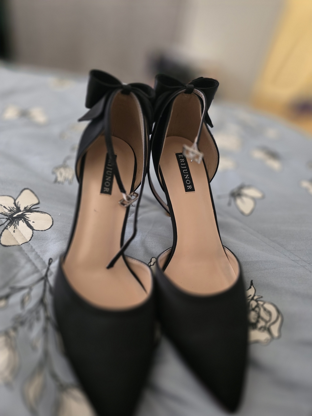 ERJUNOR Black Pointed Toe Bow Ankle Tie Heels